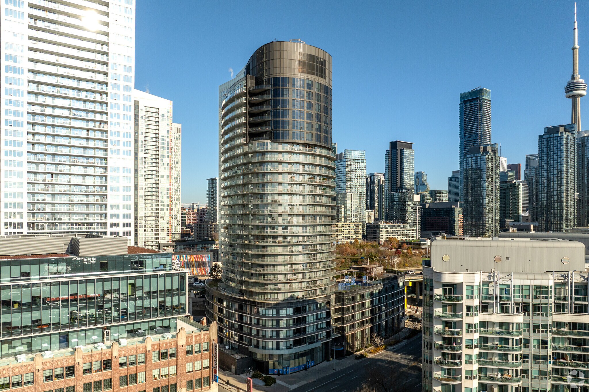 438 Lake Shore Blvd, Toronto, ON à vendre Photo principale- Image 1 de 1