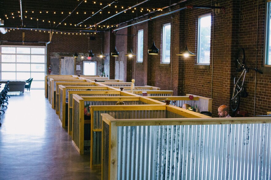 25 Delano Dr, Greenville, SC à louer - Photo du bâtiment - Image 2 de 8