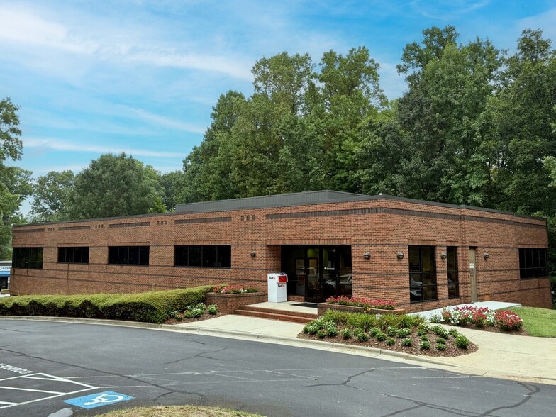 115 Mackenan Dr, Cary, NC for lease - Building Photo - Image 1 of 5