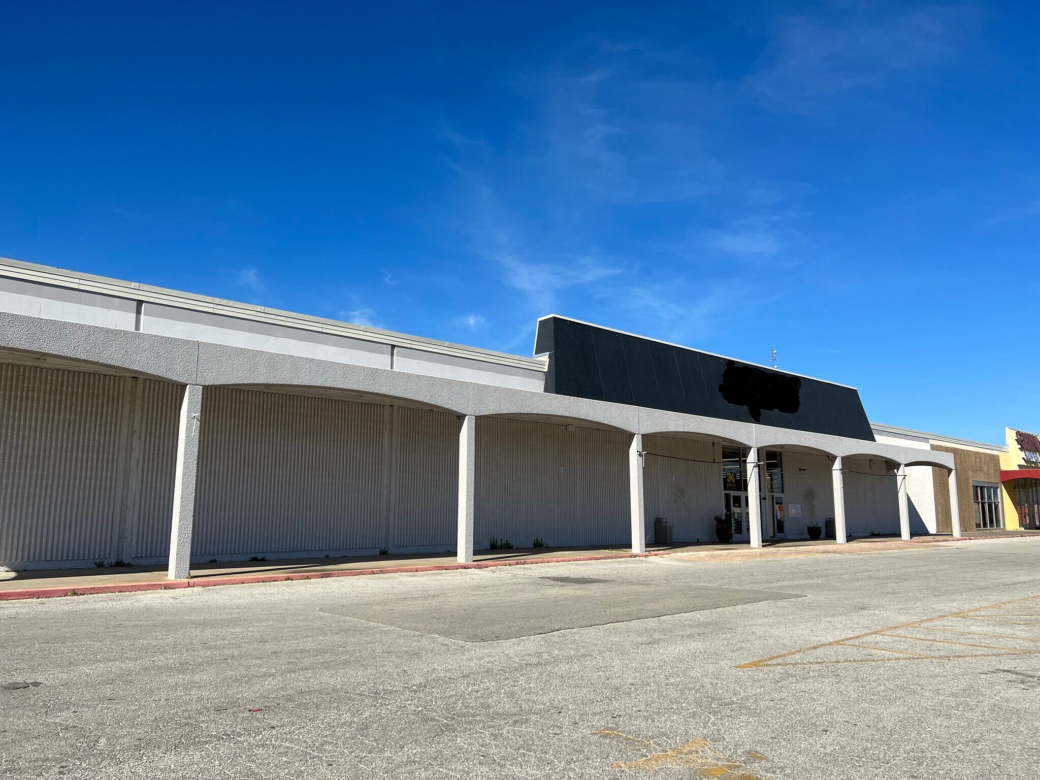 3607 N Navarro St, Victoria, TX for lease Building Photo- Image 1 of 6