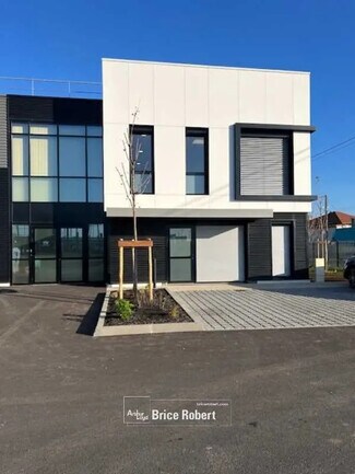 Plus de détails pour Bureau, Local d'activités à louer