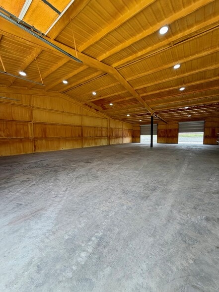 12125 Jacksboro Hwy, Fort Worth, TX for lease - Building Photo - Image 3 of 9