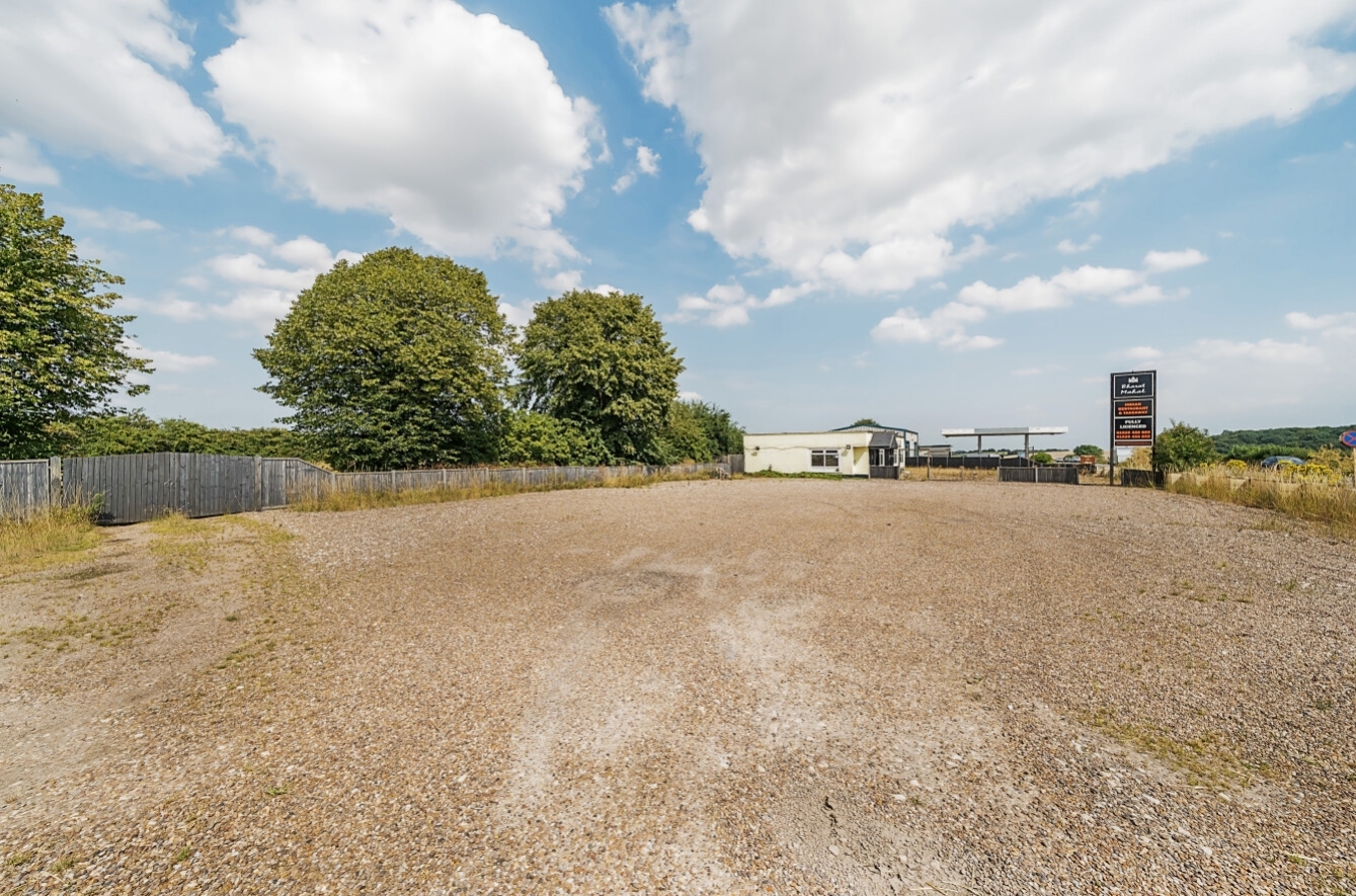 A17 Newark Rd, Sleaford for sale Primary Photo- Image 1 of 2