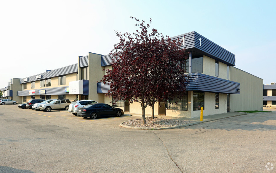 4450-4484 97 St NW, Edmonton, AB à louer - Photo du bâtiment - Image 1 de 3