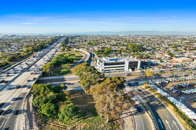 Plus de détails pour 5155 W Rosecrans Ave, Hawthorne, CA - Bureau à vendre