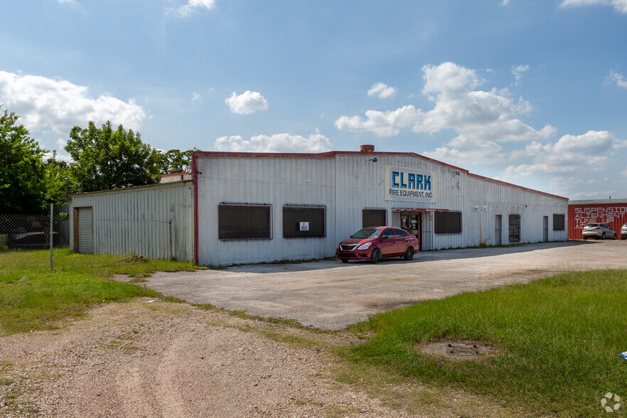 1838 Federal Rd, Houston, TX à vendre - Photo du bâtiment - Image 1 de 34