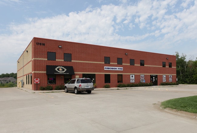 Plus de détails pour 17818 NE Highway 65, Ham Lake, MN - Industriel à louer