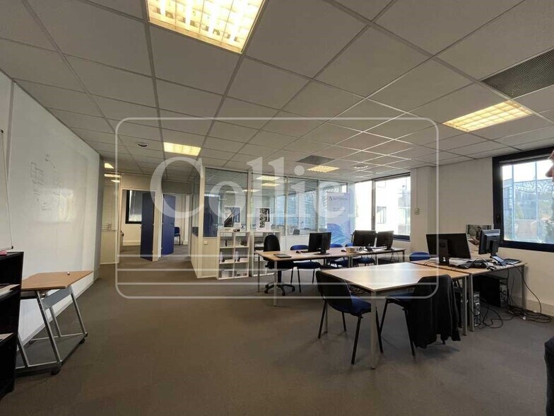 1 Rue Mahatma Gandhi, Aix-en-Provence for lease - Interior Photo - Image 2 of 7