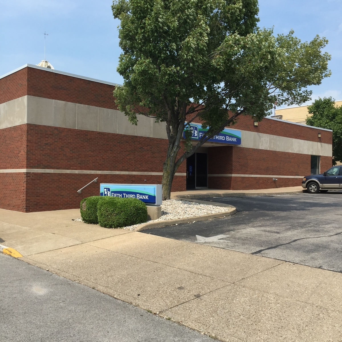 112 E 3rd St, Mount Vernon, IN for lease Primary Photo- Image 1 of 7