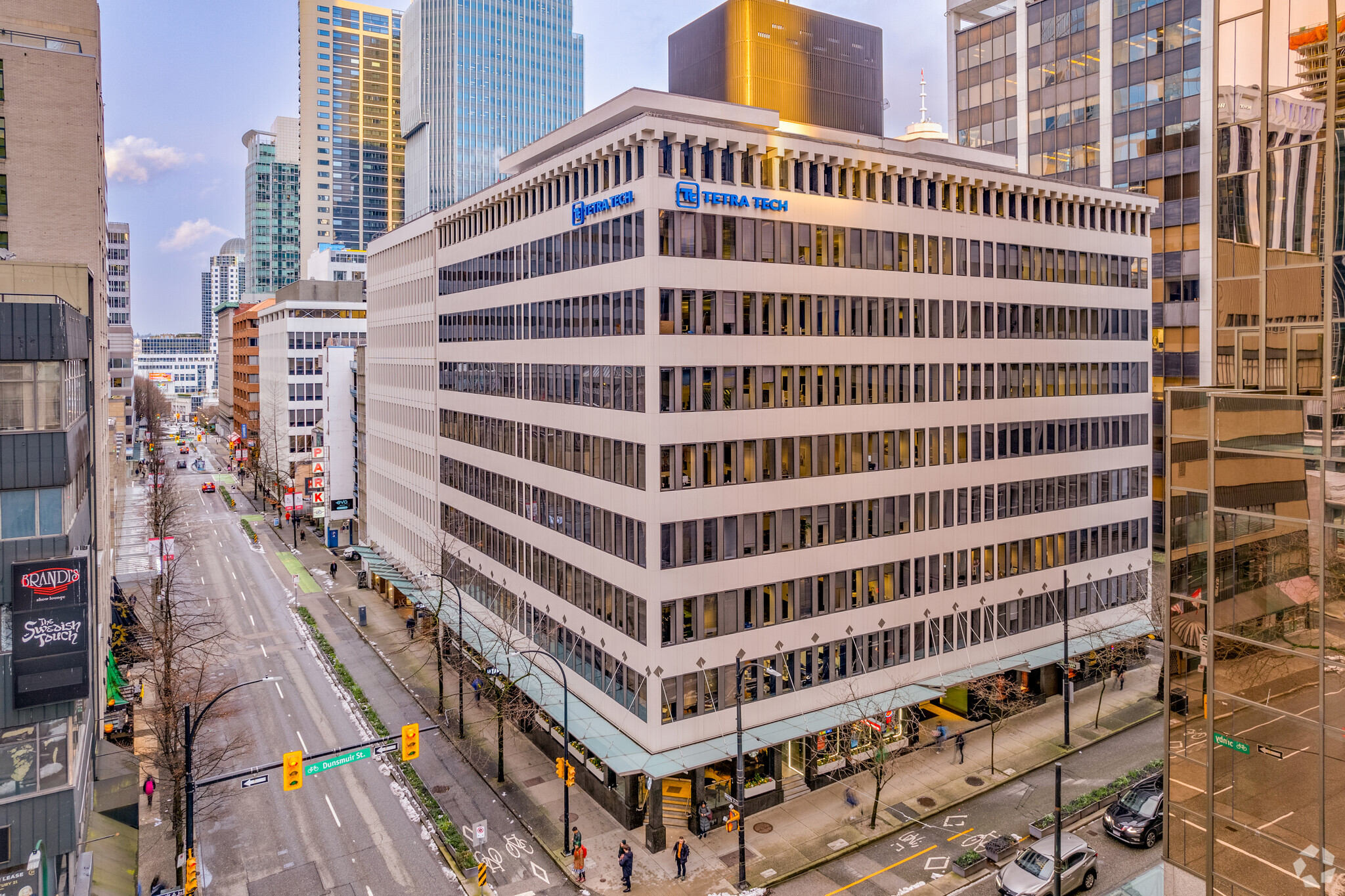 881-885 Dunsmuir St, Vancouver, BC à louer Photo du bâtiment- Image 1 de 6