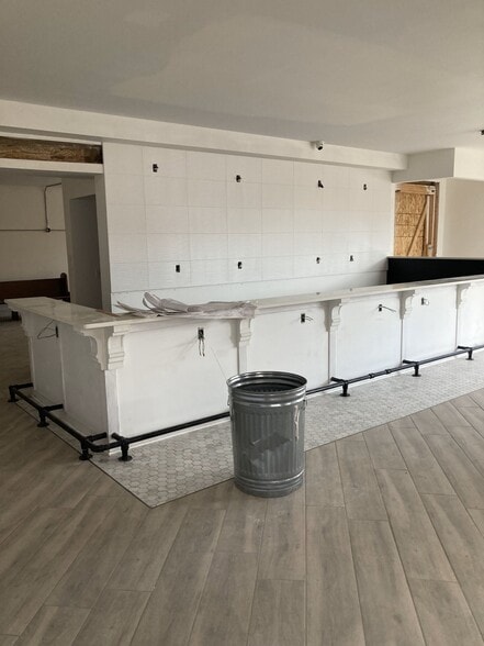 1994 Seneca St, Buffalo, NY for sale - Interior Photo - Image 2 of 30