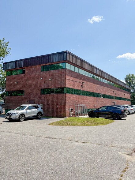 166 Plaistow Rd, Plaistow, NH à vendre - Photo du bâtiment - Image 2 de 8