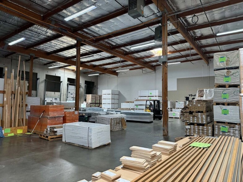 14350 SE Industrial Way, Clackamas, OR for lease - Interior Photo - Image 3 of 3
