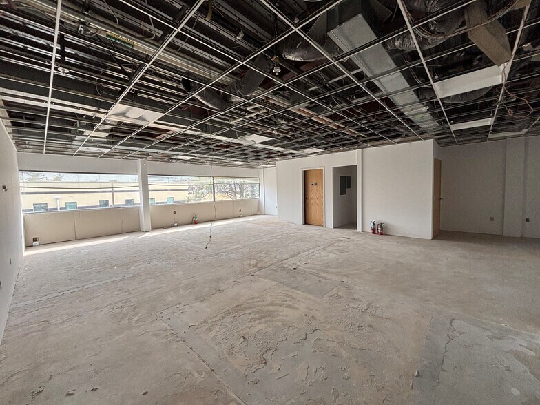 160 E Hanover Ave, Cedar Knolls, NJ à louer - Photo intérieure - Image 2 de 5