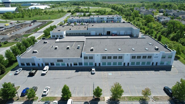 Plus de détails pour 683 Innovation Dr, Kingston, ON - Local d'activités à louer