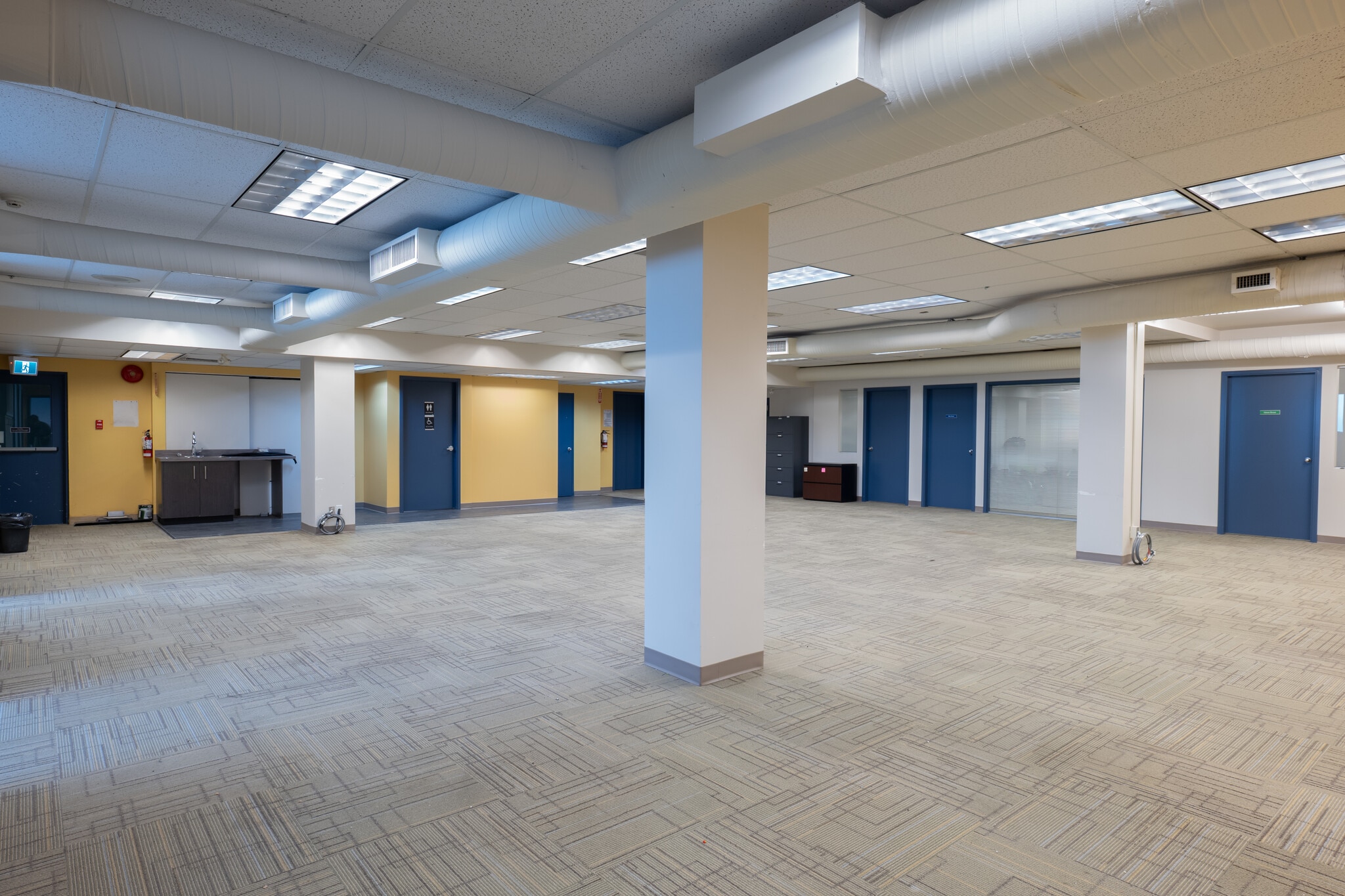 422 6th St, New Westminster, BC for lease Interior Photo- Image 1 of 15