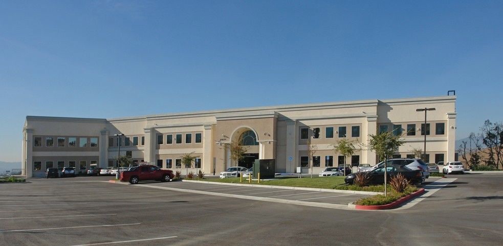 21671 Gateway Center Dr, Diamond Bar, CA for lease - Building Photo - Image 1 of 6