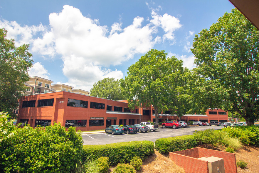 805-811 Spring Forest Rd, Raleigh, NC for lease - Building Photo - Image 3 of 6