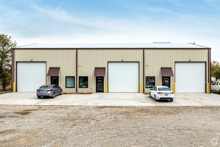 545 Reed Ln, Gunter, TX à louer - Photo du bâtiment - Image 3 de 13