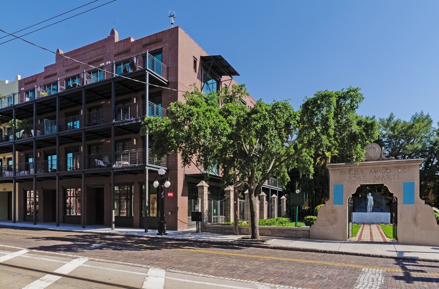1311 E 8th Ave, Tampa, FL à louer - Photo du bâtiment - Image 2 de 13