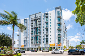 Plus de détails pour 61 NW 37th Ave, Miami, FL - Vente au détail à louer