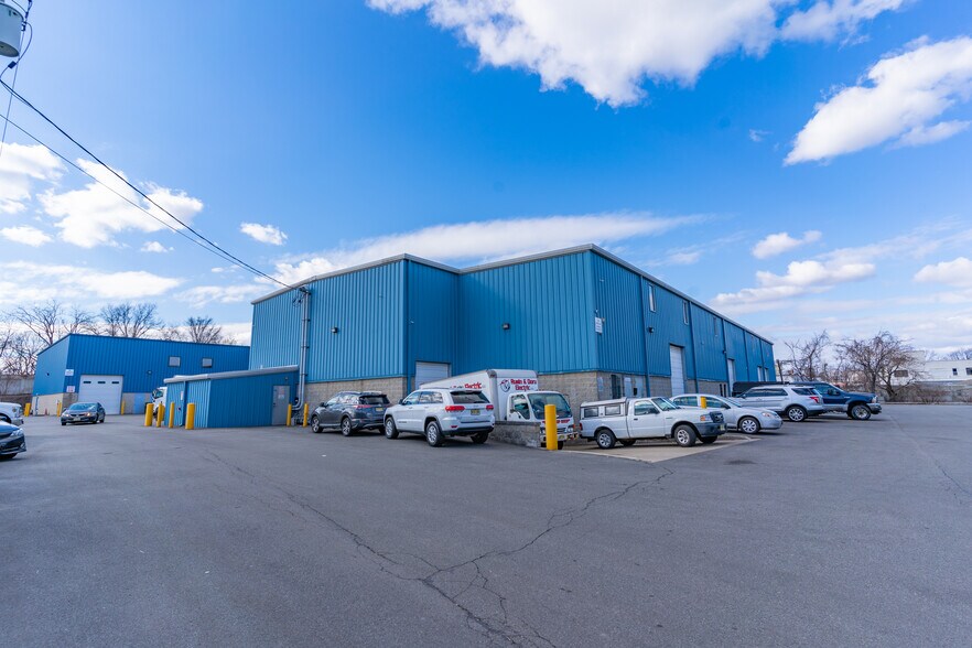 125 Broad Ave, North Bergen, NJ à louer - Photo du bâtiment - Image 2 de 9