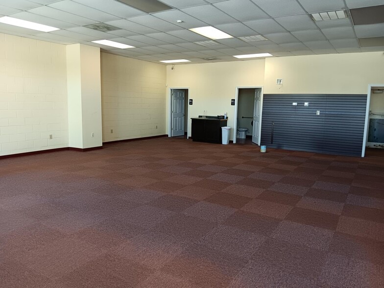 1405 Albright Rd, Rock Hill, SC for lease - Interior Photo - Image 3 of 3