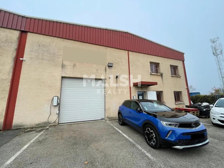 Bureau dans Chassieu à louer - Photo du bâtiment - Image 1 de 9