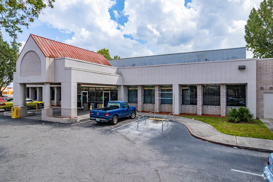 11616 N Nebraska Ave, Tampa, FL à vendre - Photo du bâtiment - Image 2 de 5