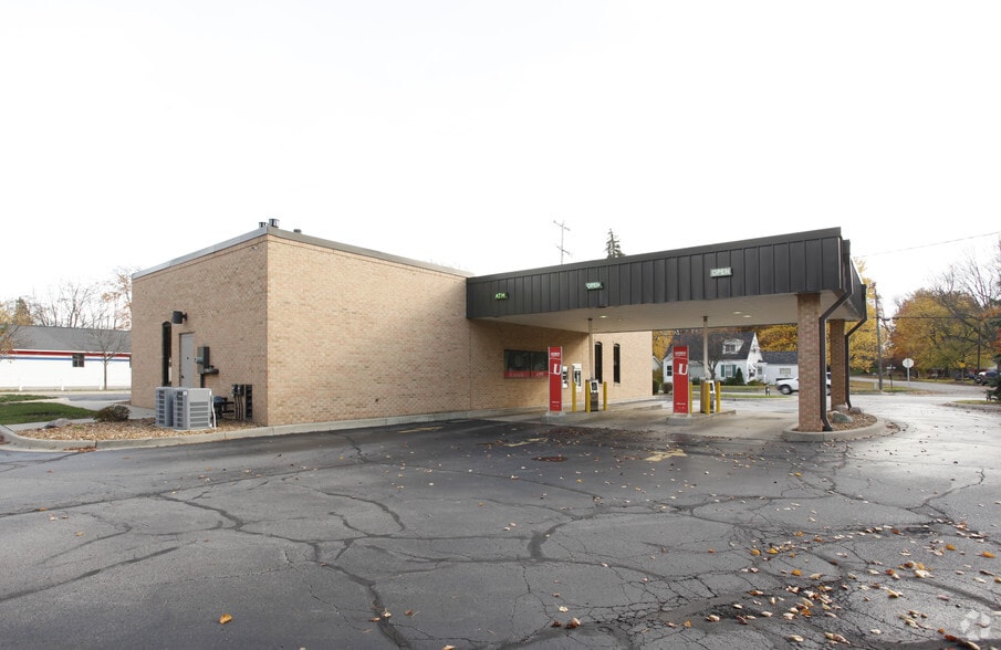 616 W Adrian St, Blissfield, MI for lease - Building Photo - Image 2 of 2