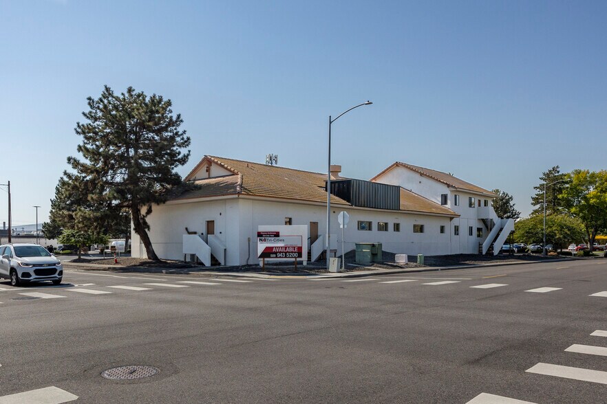 829 Goethals Dr, Richland, WA à vendre - Photo du bâtiment - Image 1 de 26