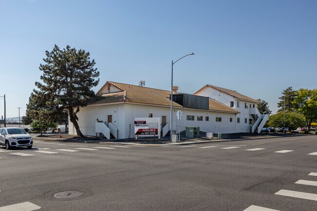 Plus de détails pour 829 Goethals Dr, Richland, WA - Bureau à vendre