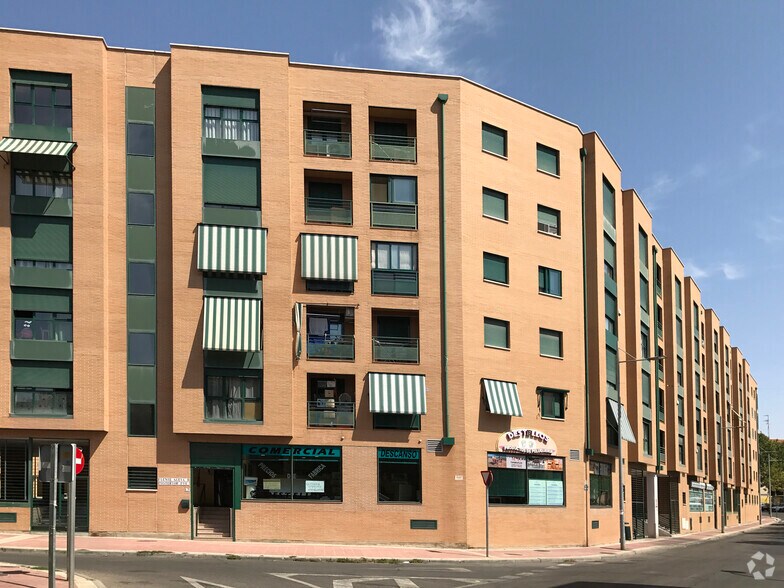 Immeuble residentiel dans Parla, Madrid à vendre - Photo du bâtiment - Image 1 de 2