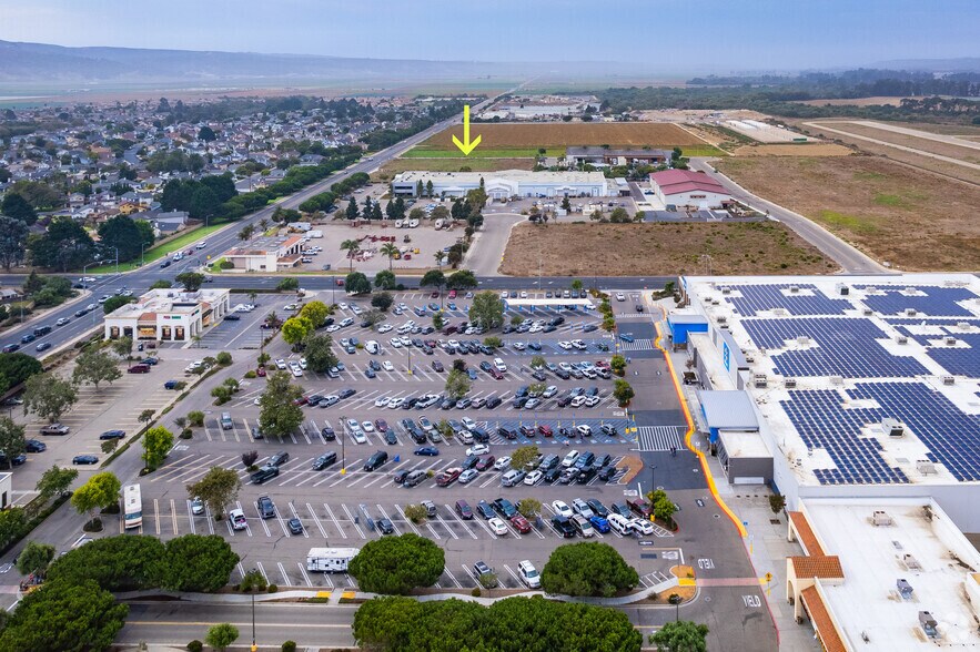 1035 W Central Ave, Lompoc, CA à vendre - Aérien - Image 3 de 18
