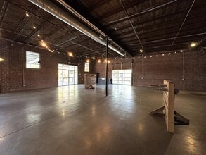 25 Delano Dr, Greenville, SC for lease Interior Photo- Image 2 of 11