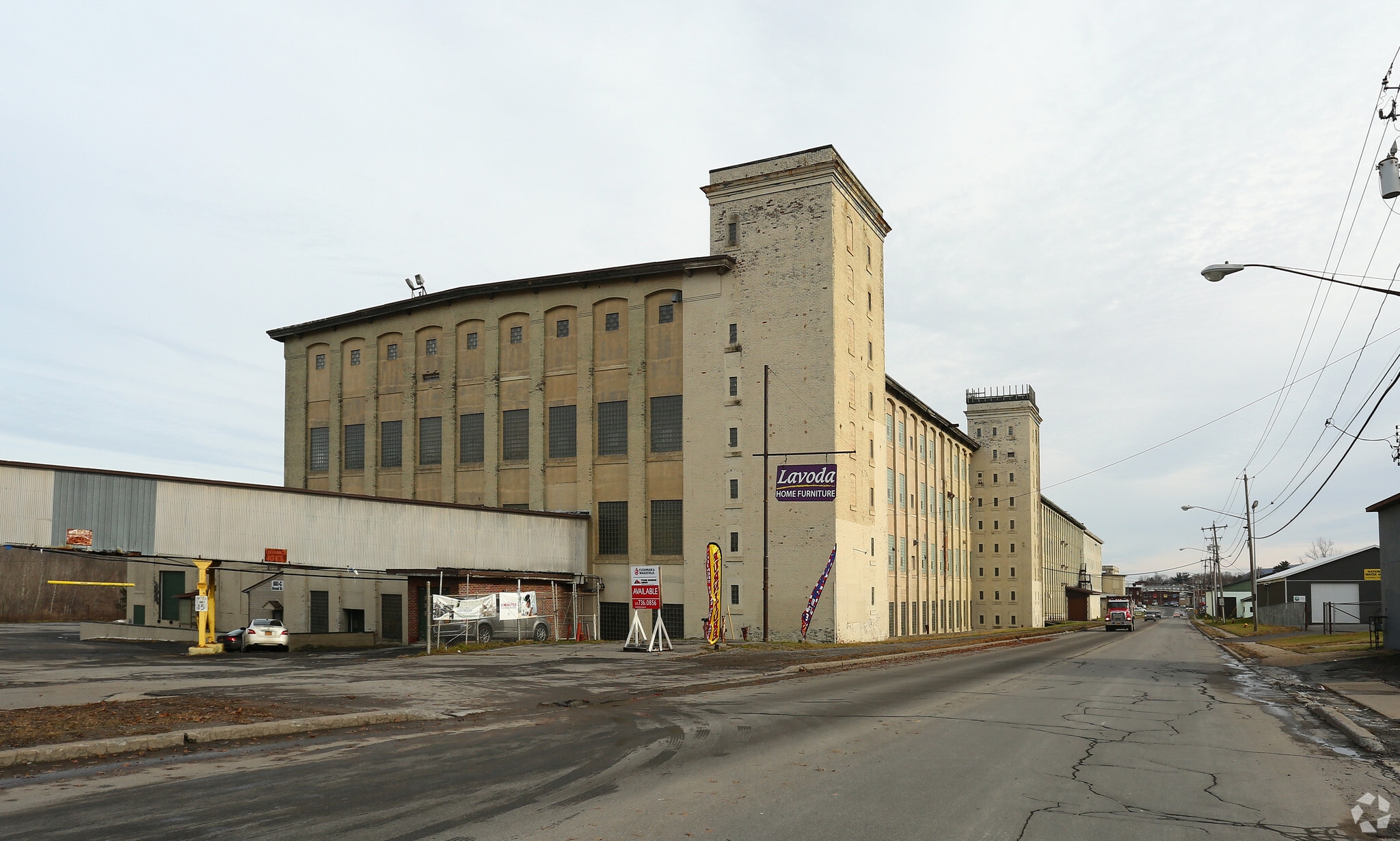 901-1001 Broad St, Utica, NY for lease Primary Photo- Image 1 of 9