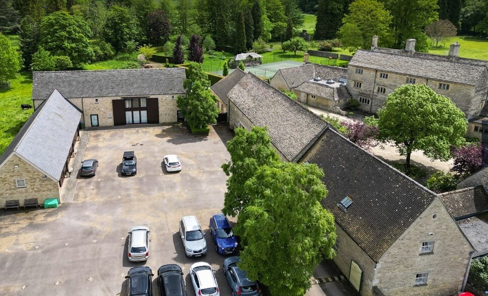 Medcroft Rd, Tackley à louer - Photo principale - Image 1 de 2