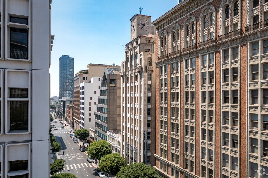 617 S Olive St, Los Angeles, CA à louer - Photo du bâtiment - Image 2 de 6