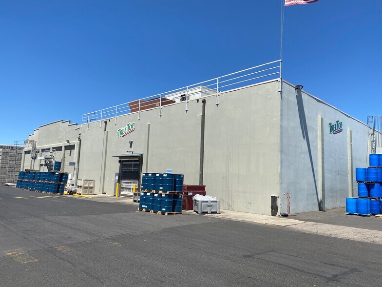 663 S Grape St, Medford, OR à louer - Photo du bâtiment - Image 2 de 9