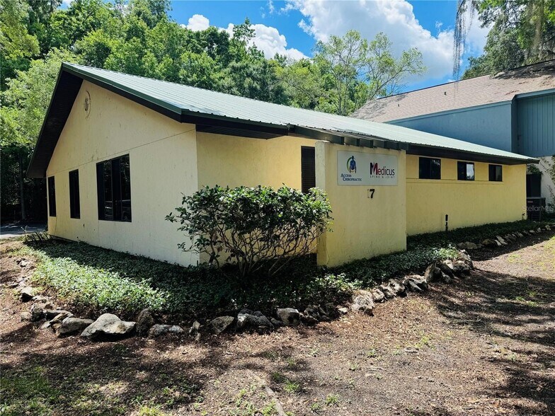 17 NW 33rd Ct, Gainesville, FL à louer - Photo du bâtiment - Image 2 de 13