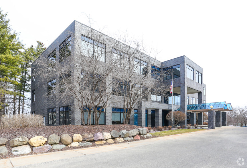 2909 Landmark Pl, Madison, WI for lease - Building Photo - Image 2 of 11