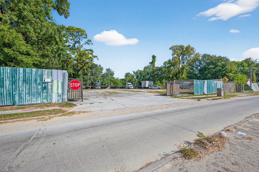 7517 Ley Rd, Houston, TX à vendre - Photo du bâtiment - Image 2 de 12