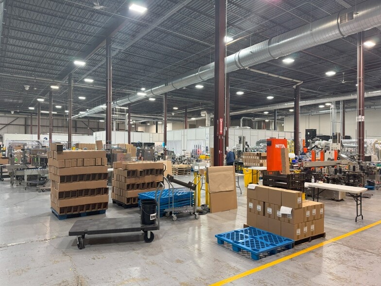 36 River Rd, Essex Junction, VT for lease - Interior Photo - Image 3 of 10