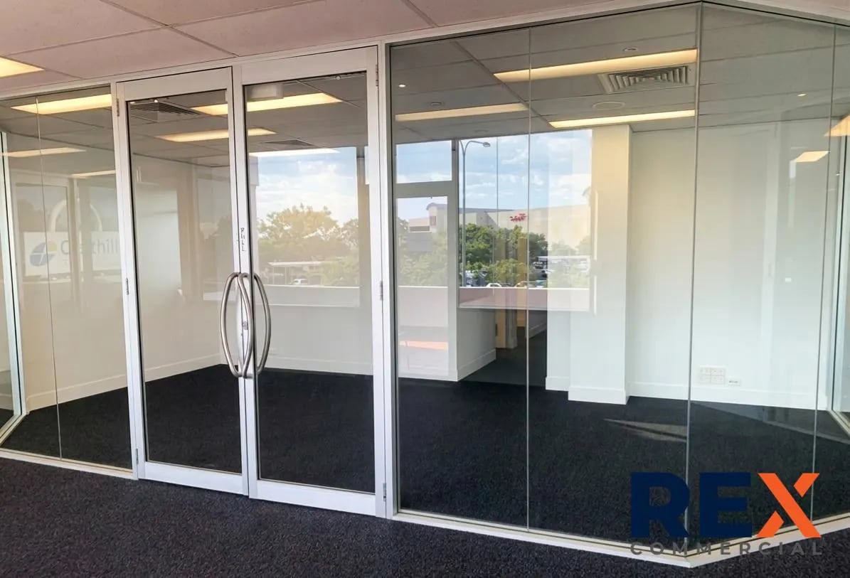 2072 Logan Rd, Upper Mount Gravatt for lease Interior Photo- Image 1 of 6