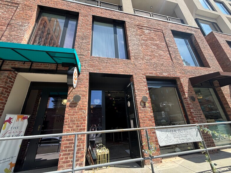 303 Wythe Ave, Brooklyn, NY à louer - Photo du bâtiment - Image 3 de 14