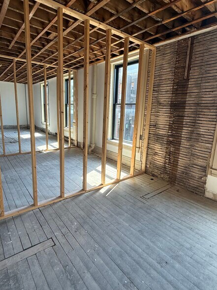 317 S Barstow St, Eau Claire, WI à louer - Photo du bâtiment - Image 3 de 18