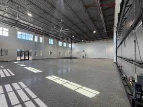 1667 S 1800 W, Woods Cross, UT for lease Interior Photo- Image 1 of 4