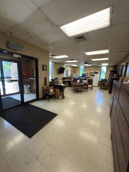 232 W Pearl St, Jonesboro, IN for sale - Building Photo - Image 2 of 20