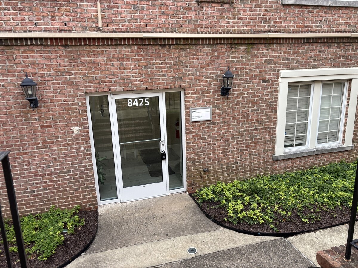 8401-8427 Dorsey Cir, Manassas, VA 20110 - Unit 8425 - 102 -  - Interior Photo - Image 2 of 13