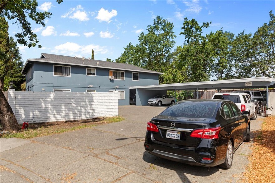 2379 Heidi Pl, Santa Rosa, CA à vendre - Photo du bâtiment - Image 2 de 16